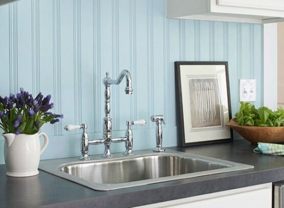 kitchen-backsplash-ideas-white-cabinets-blue-beadboard
