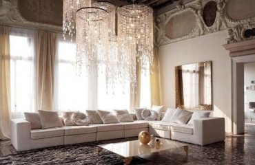 living-room-decor-ideas-centerpiece-ideas-spectacular-chandeliers-white-sectional-sofa