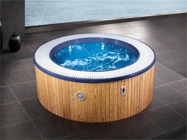 luxury bathroom ideas-freestanding-whirlpool-tub-