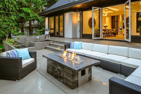 modern patio design trends outdoor lounge furniture table firepit