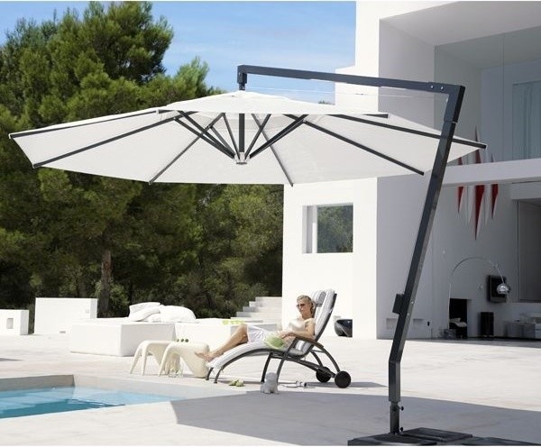 outdoor umbrellas ideas pros cons types contemporary patio furniture