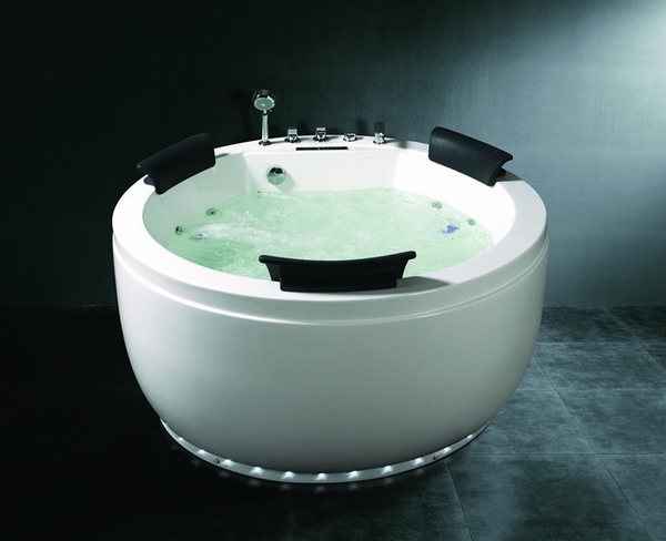 round-freestanding-whirlpool-tub-for three luxury bathroom ideas