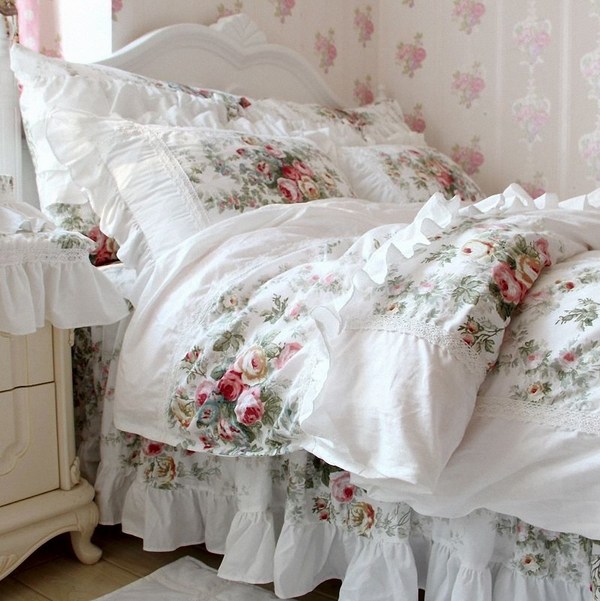 Shabby Chic Bedding Sets A Romantic Atmosphere In A Stylish Bedroom   Shabby Chic Bedding Sets Design Ideas White Bedding Floral Prints 