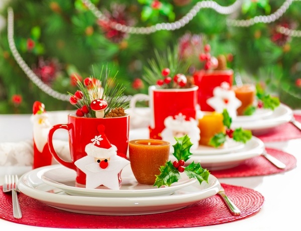 Christmas table decor ideas 2015 trends traditional red green decor