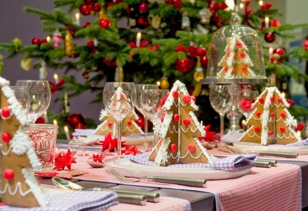 Christmas table decorating gingerbread trees candies napkins 