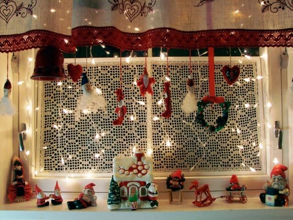Christmas window decor ideas lights 