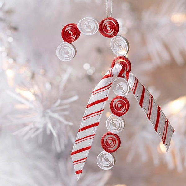  christmas tree ornaments red white colors