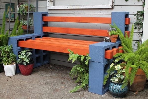 DIY-cinder-block-bench-outdoor-furniture-ideas-small-patio-ideas