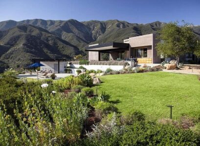 Toro-Canyon-House-by-Bestor-Architecture-modern-holiday-home