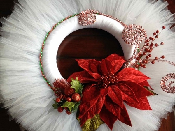 Tulle Christmas wreath DIY christmas wreath ideas poinsettia