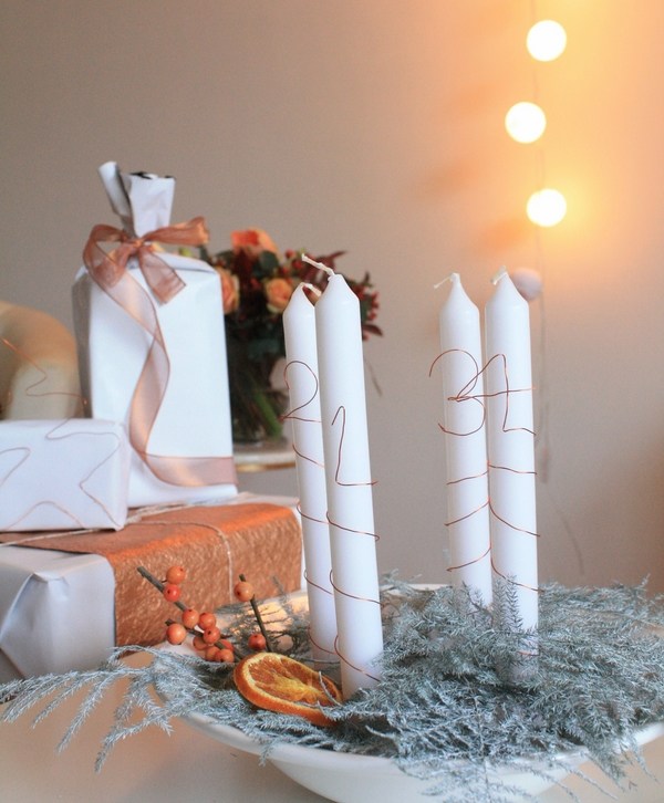 advent candles ideas white candles fruits Christmas table decoration