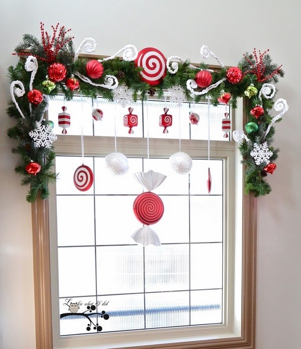 awesome decor ideas garland red ornaments