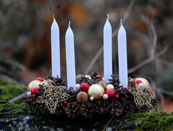  advent christmas decoration pine cones white candles