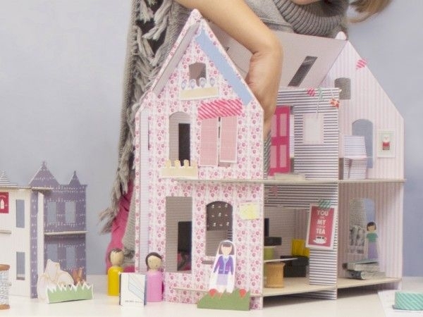 easy dollhouse