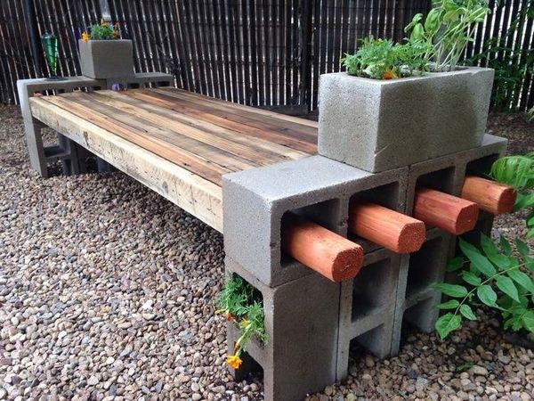 easy-DIY-garden-furniture-ideas-cinder-blocks-wood-slats 