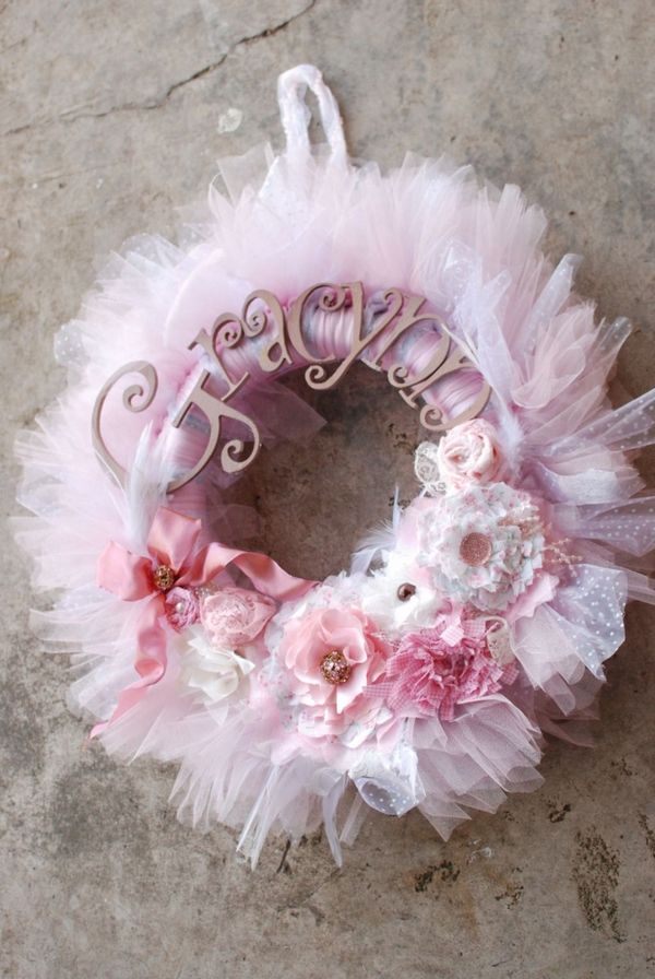 fascinating DIY tulle wreath ideas romantic decoration flowers