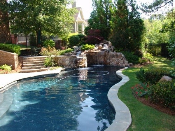 garden pool cleaning tips