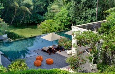 infinity-garden-pool-wooden-deck-bean-bags