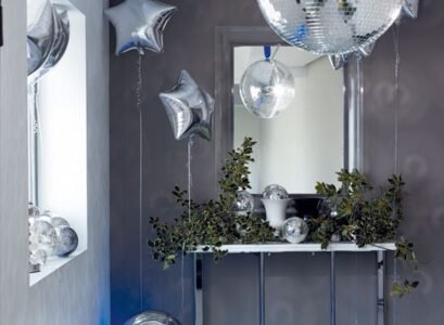 modern-chirstmas-2015-decoration-ideas-silver-balloons
