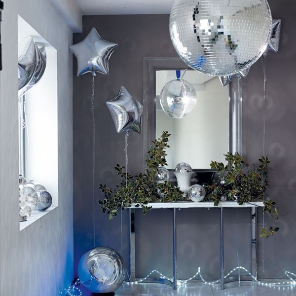 modern chirstmas 2015 decoration ideas silver balloons