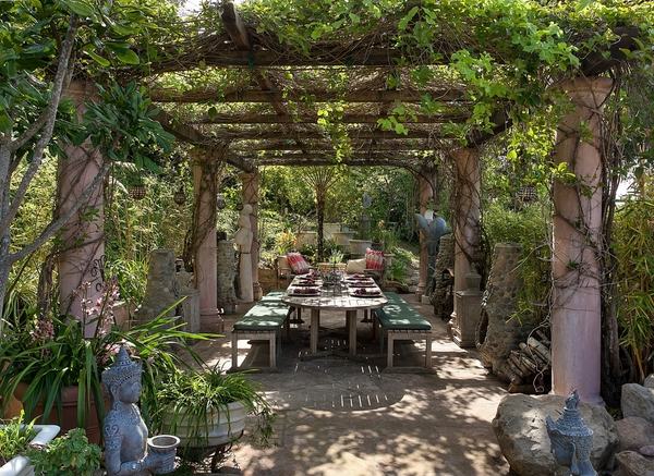 patio sun shade ideas pillars grapevines wooden pergola