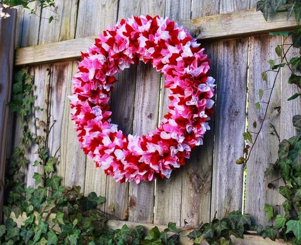 rag wreath ideas DIY holiday decoration garden decoration ideas