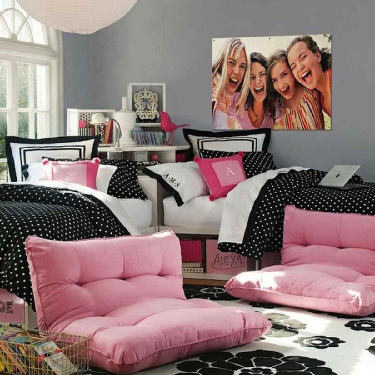 Glamorous and stylish bedroom ideas for teenage girls