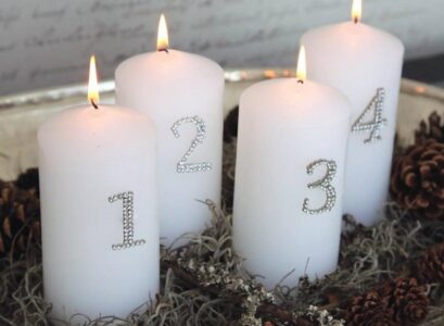 white-advent-candles-diamond-numbers-DIY-christmas-decoration-ideas-advent-wreath