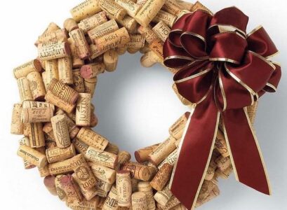 wine-cork-wreath-for-christmas-easy-craft-ideas-DIY-christmas-wreath