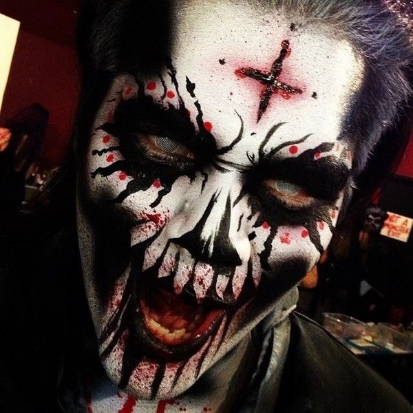 Best scary Halloween makeup ideas horror makeup vampire makeup contact lenses Best-scary-Halloween-makeup-ideas-horror makeup vampire makeup