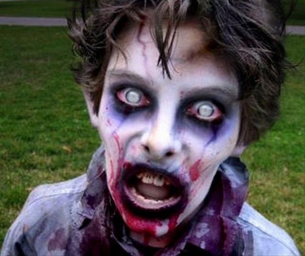 Best scary Halloween makeup ideas white contact lenses black makeup vampire Best-scary-Halloween-makeup-ideas-white contact lenses-black-makeup