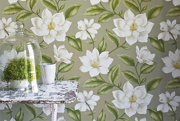 Designer-bedroom-wallpaper-ideas-by-Sanderson-painters-garden-collection