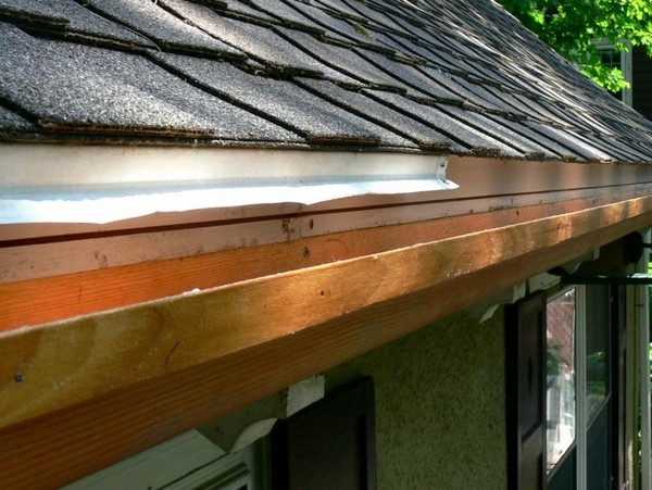 How to choose rain gutters wooden gutter