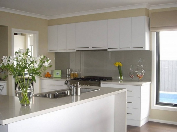 How to paint the kitchen cabinets white