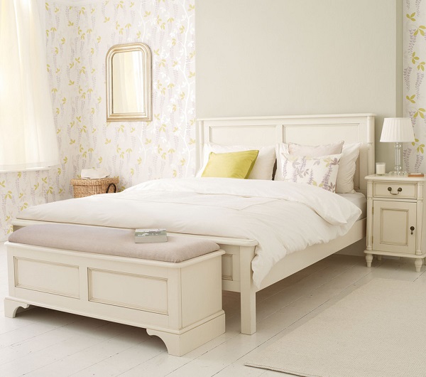 Laura Ashley collection ideas romantic atmosphere