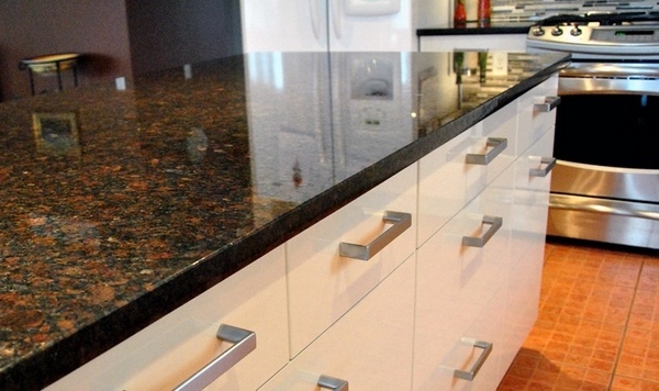 Coffee Brown Granite Countertops A, What Color Cabinets Go With Dark Brown Granite Countertops