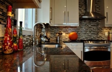 coffee-brown-kitchen-granite-countertops-kitchen-decoration ideas-small-kitchen-design