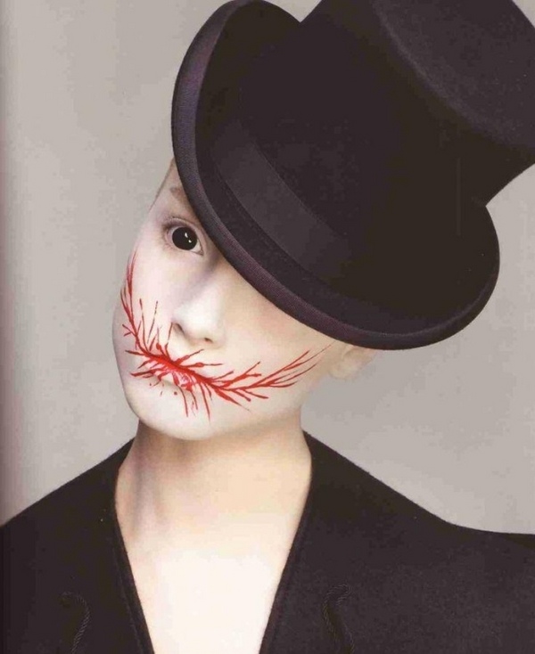 Halloween-makeup-ideas-ghost-white-face-red-color-lips