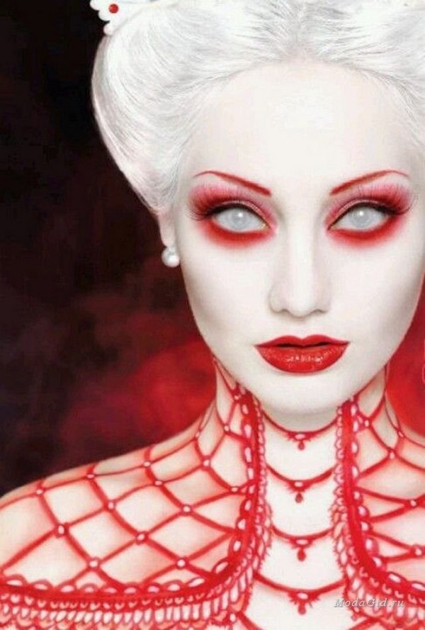 halloween-makeup-ideas-vampire-makeup-contact-lenses red eye shadows