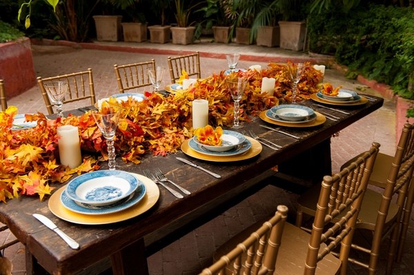 inspiring table decorations autumn centerpiece ideas autumn leaves 