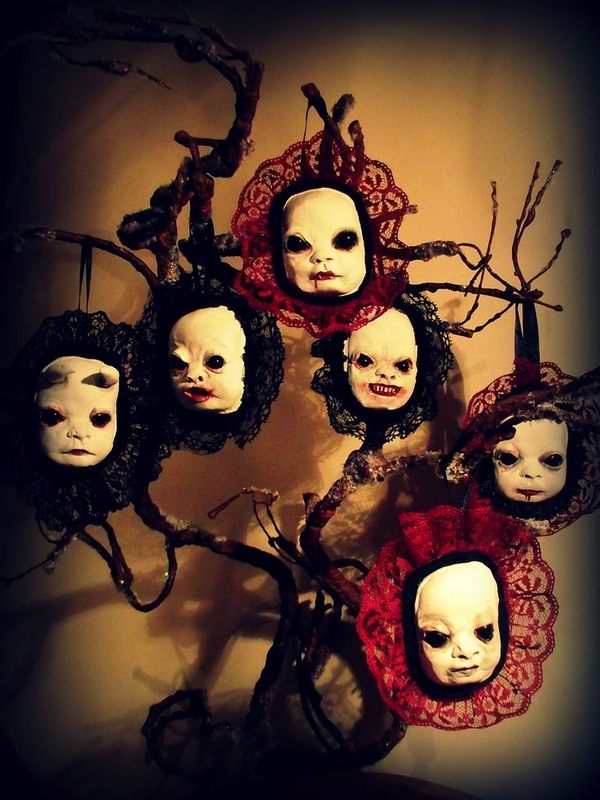 spooky-Halloween-tree-decorations-halloween-creepy-dolls