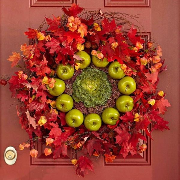 Autumn wreath ideas DIY maple leaves apples front door wreath