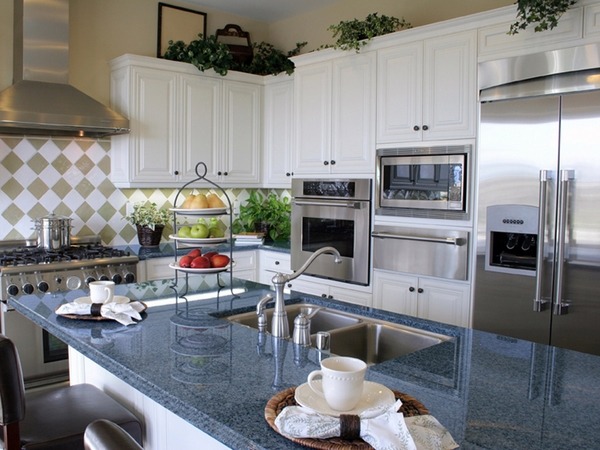 Fascinating Blue Granite Countertops In Modern And Handsome Kitchens