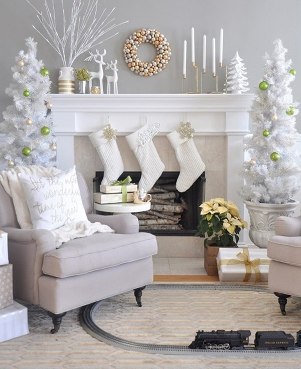 Christmas-mantel-decor-ideas-white-christmas-decorations-trees-stockings 