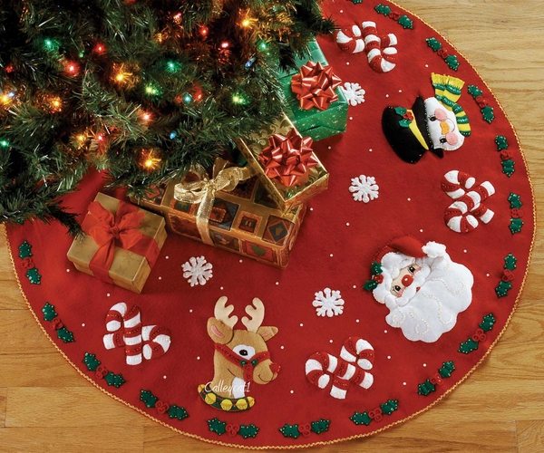 Christmas tree skirt ideas Santa Friends reindeer