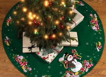 Christmas-tree-skirt-ideas-candy-snowman-tree-skirt