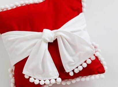 DIY-Christmas-pillows-idea-red-white-christmas-decor-ideas