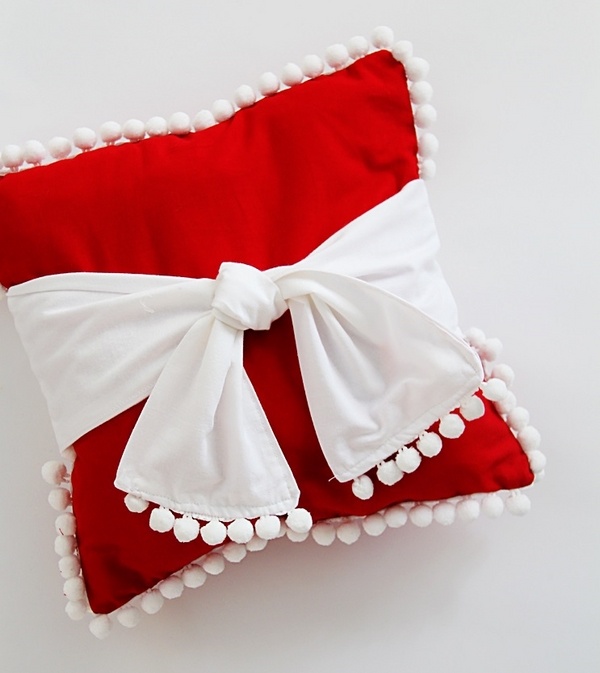 DIY Christmas pillows idea red white christmas decor ideas