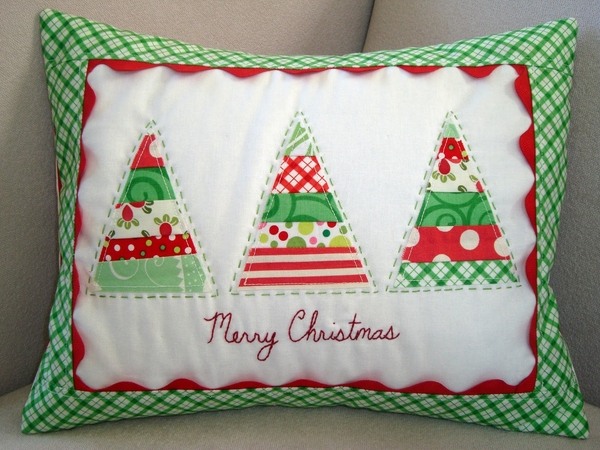 Handmade Christmas presents DIY pillows idea