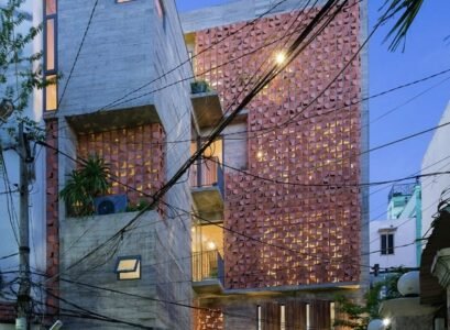 Modern-house-design-in-Vietnam-Chi-House-by-G+Architects-unique-exterior